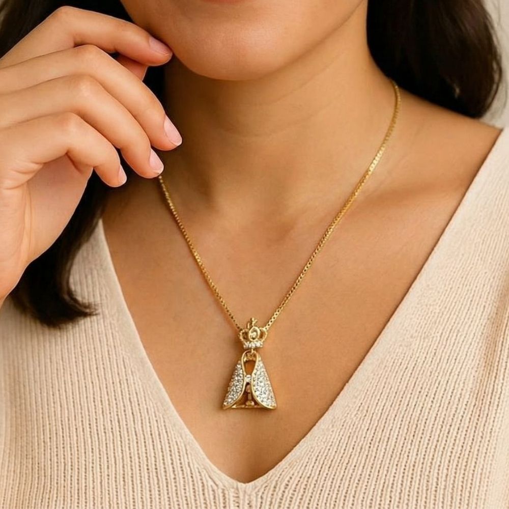 Pingente Nossa Senhora Aparecida Zircônia Cristal | Banho Ouro 18k